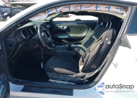 2016 Ford Mustang V6 z USA, uszkodzony, nr VIN 1FA6P8AM4G5215602